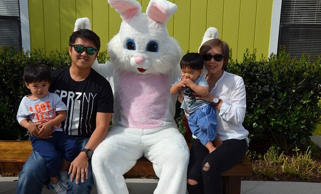 family-portrait-with-easter-bunny-1024x620