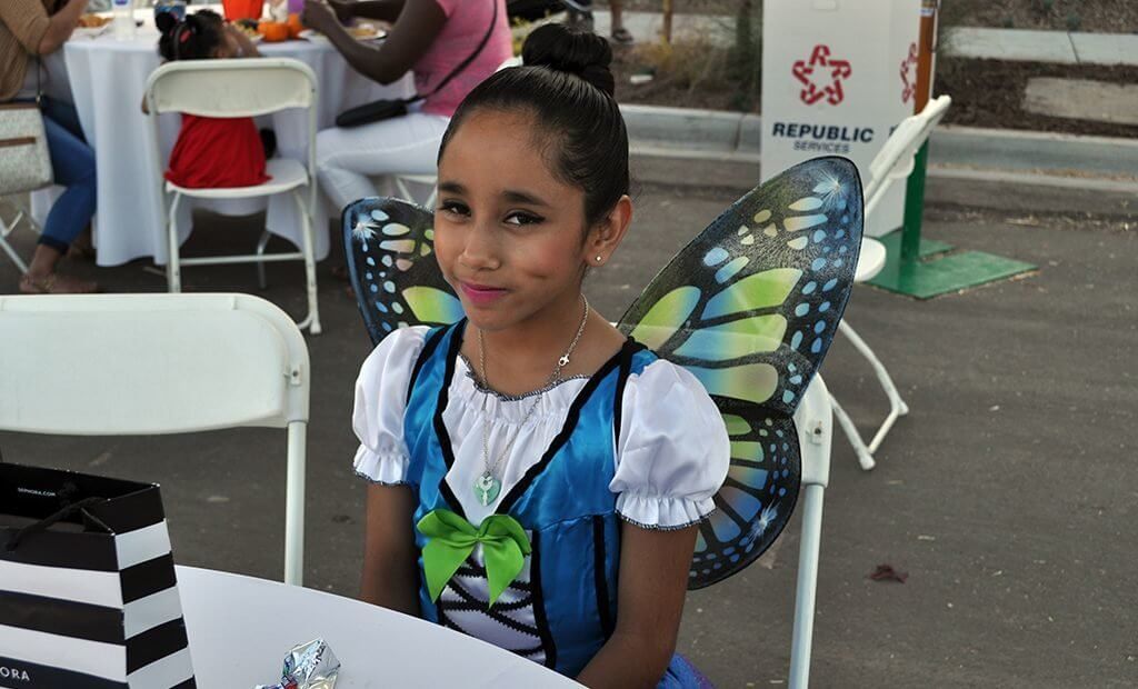 girl-costume-butterfly-1024x620